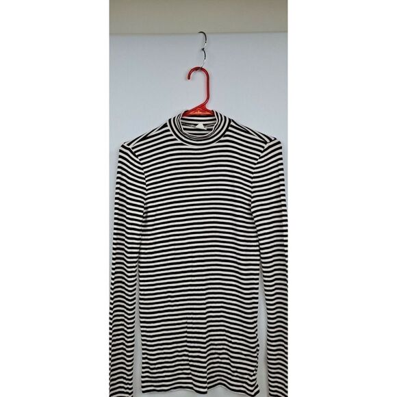 Gap Ladies mock neck pullover  NWOT - Picture 1 of 9